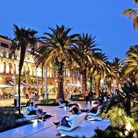 Aria With Private Parking Apartman